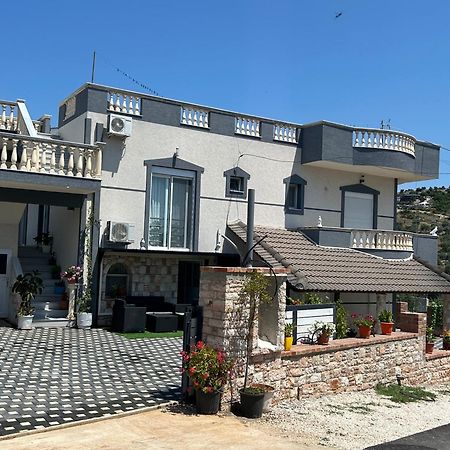 Vila Viktori คซามิล ภายนอก รูปภาพ